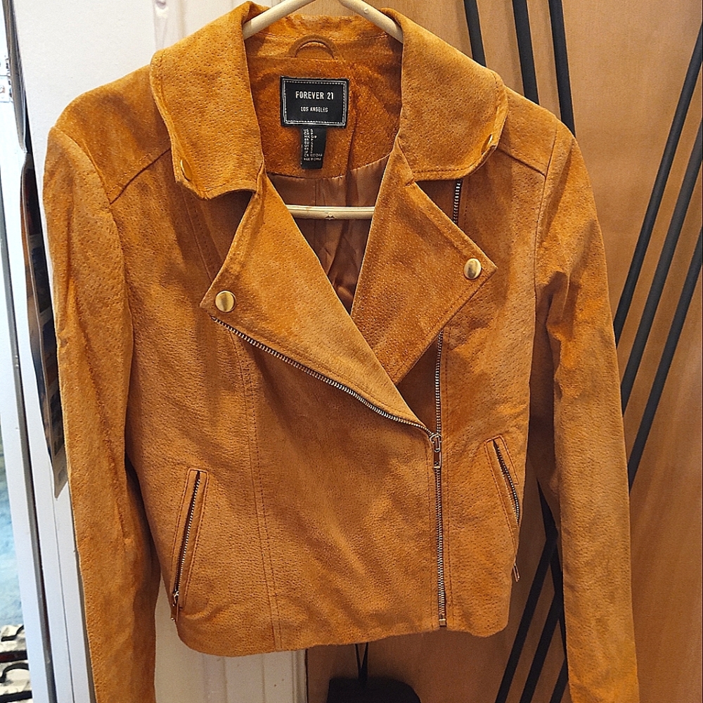 Forever 21 Cropped Fitted Suede Motorcycle Jacket in Tan/Camel